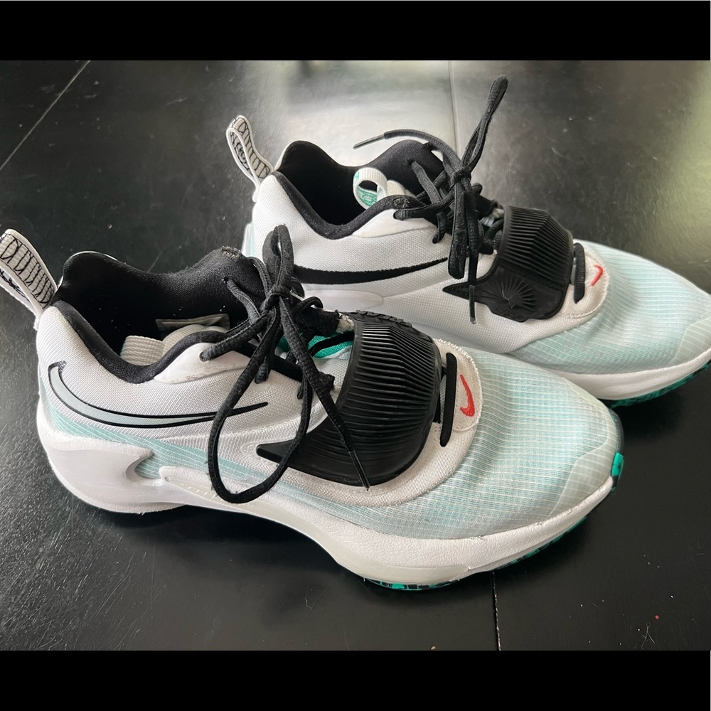 Nike Zoom Freak 3 - white/black/clear emerald - Men’s Basketball Shoe